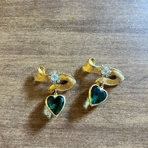 Elegant Gold and Green Heart pins